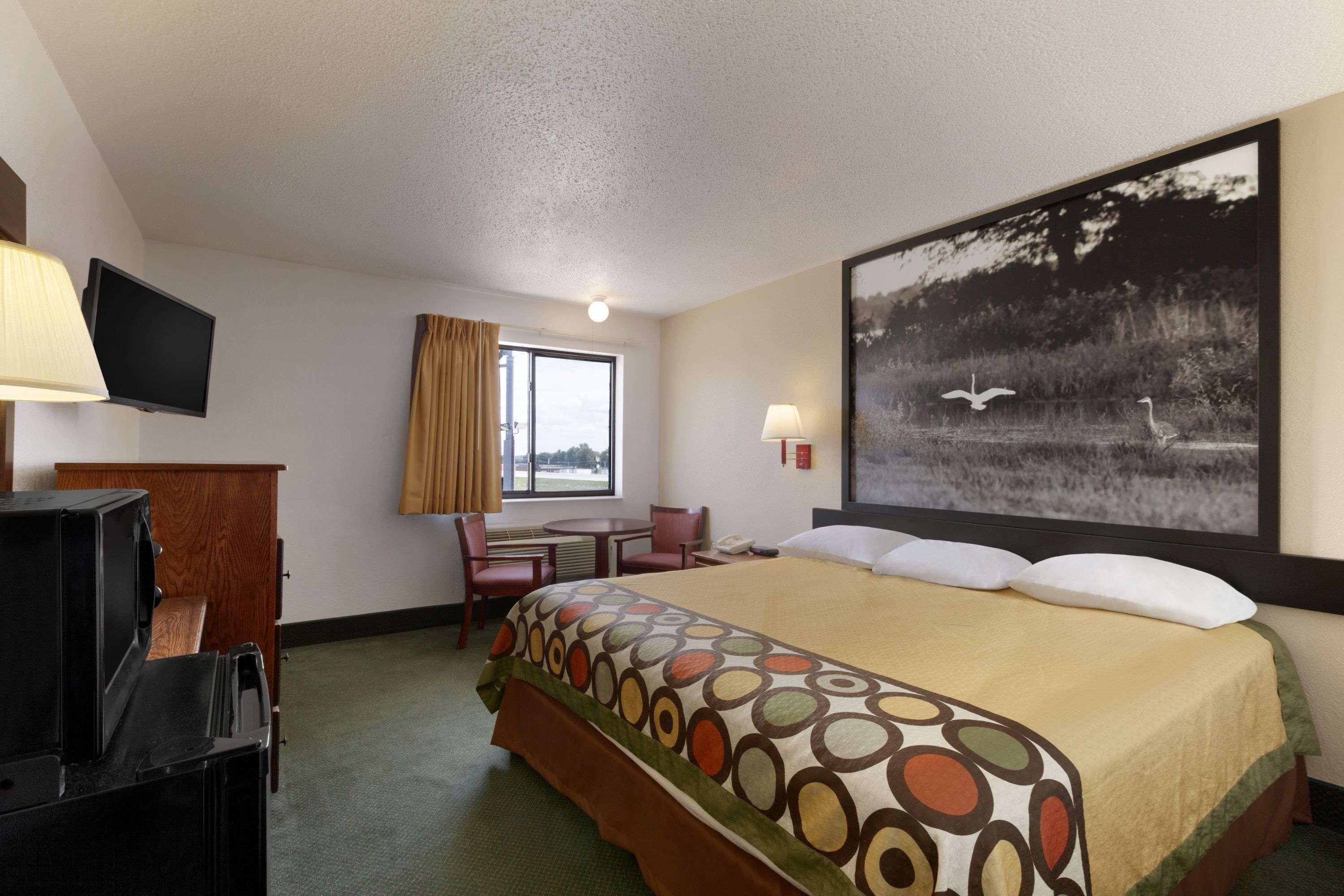 Super 8 By Wyndham Bowling Green Esterno foto