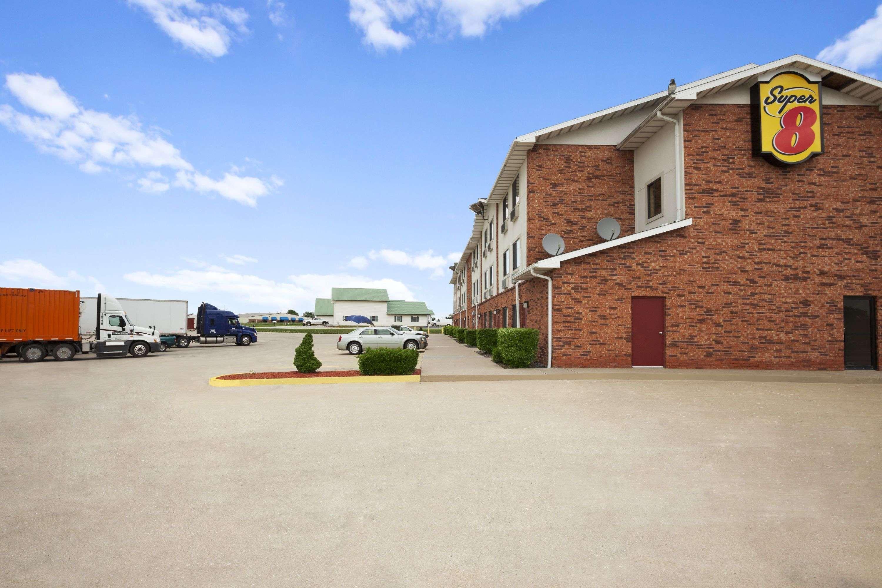 Super 8 By Wyndham Bowling Green Esterno foto